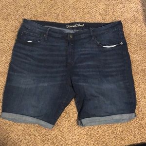 Mid thigh length shorts